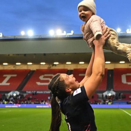 Women’s Six Nations: England lock Abbie Ward felt ‘judged’ on return after giving birth