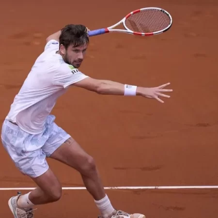 Barcelona Open: Cameron Norrie beats Roberto Bautista Agut to reach quarter-final