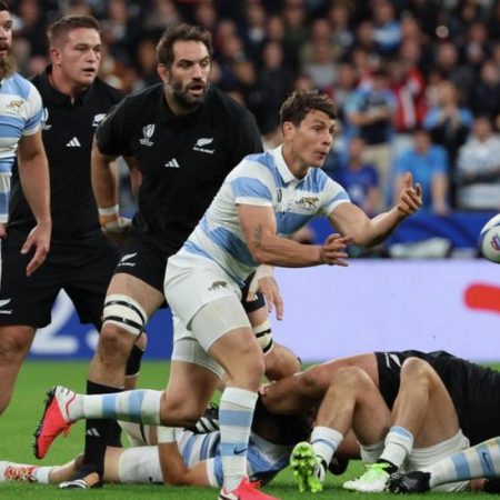 Gonzalo Bertranou: Cardiff sign Argentina scrum-half from Dragons for rest of season