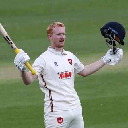 County Championship: Jordan Cox hits whirlwind century as Essex dominate Kent