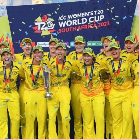 Meg Lanning: Former Australia captain says weight loss and insomnia led to international retirement