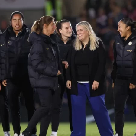 ‘There’s a title to be won’ – Hayes puts Chelsea back in race for WSL